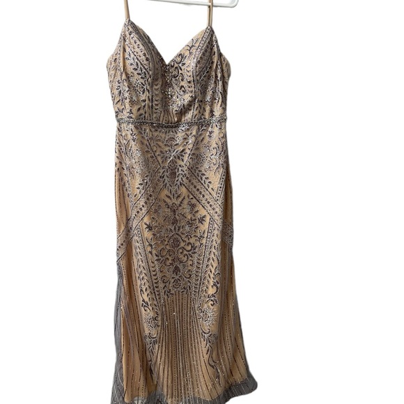 Royal Queen collection embellished gown dress size 12-14 - Picture 6 of 12